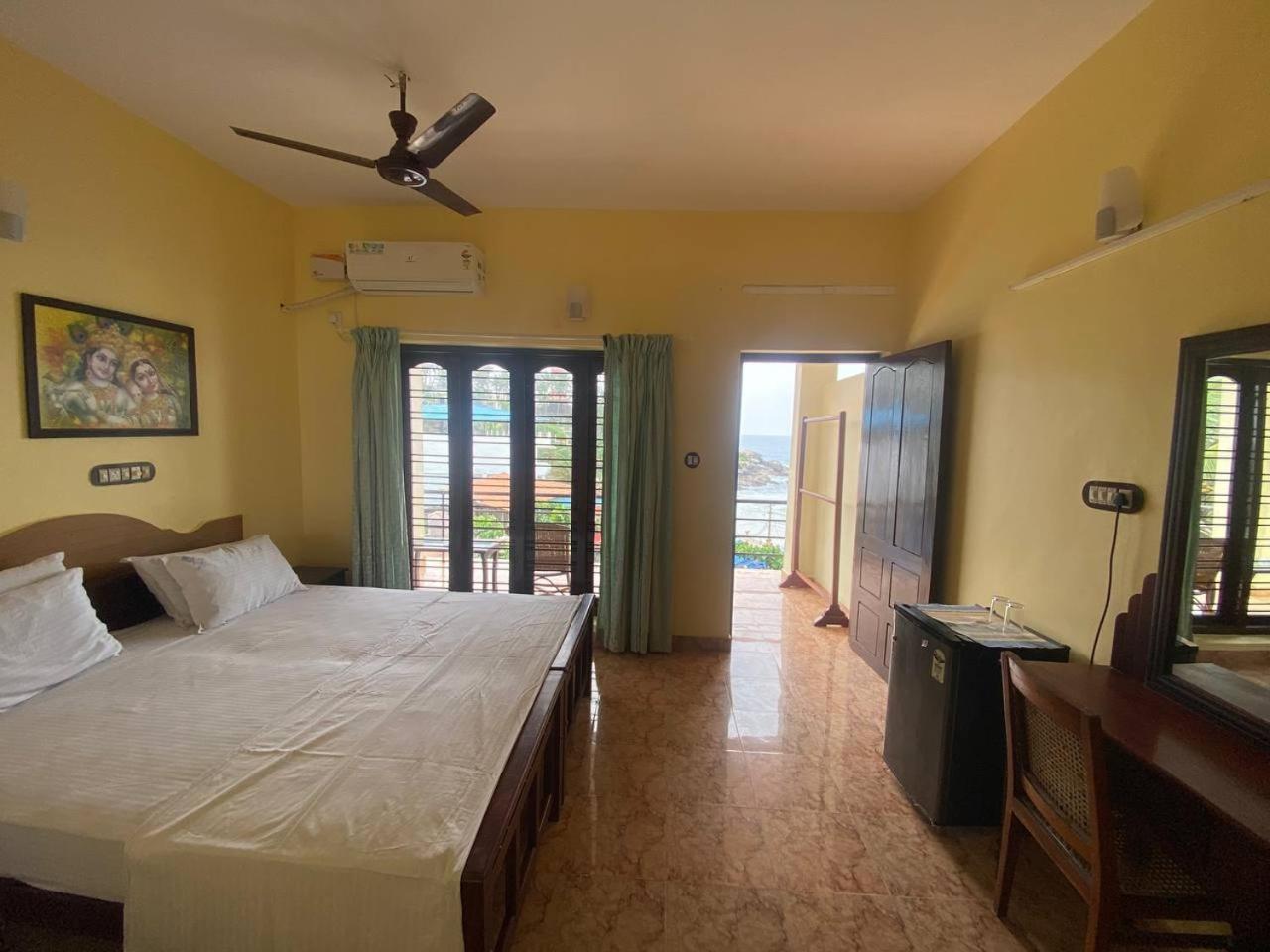 Karma Beach Resort Kovalam Værelse billede